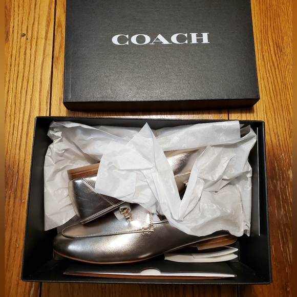 COACH | BNIB Metallic Gold Leather Hanna Loafer (Size 9.5) - Picture 5 of 13